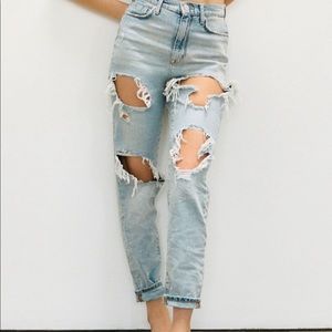 URBAN OUTFITTERS Destroyed Boyfriend Jeans